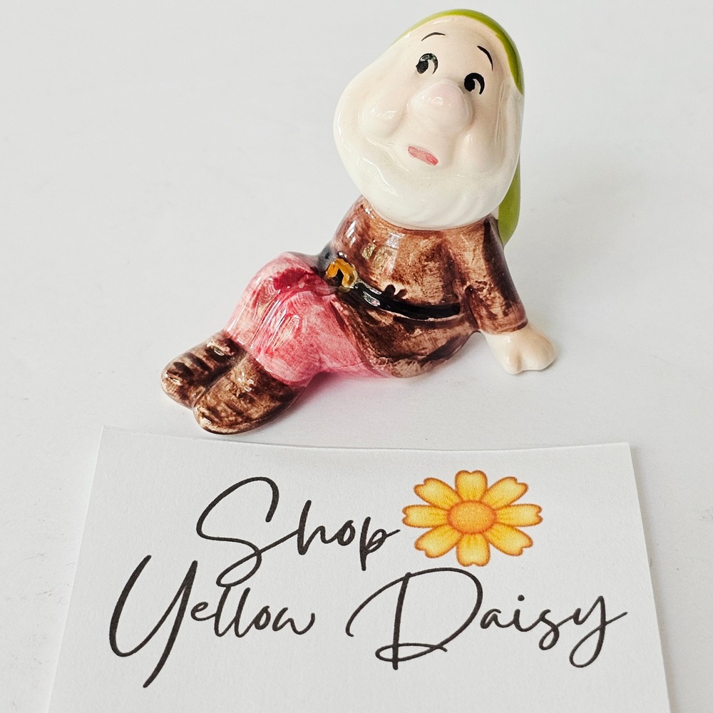 Vintage Disney Sneezy Ceramic Figurine Snow White 7 Dwarfs Japan - M1104‎